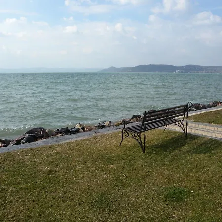 In Szantod Balaton 34169 Balatonszárszó