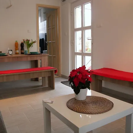 In Szantod Balaton 34169 Апартаменты *